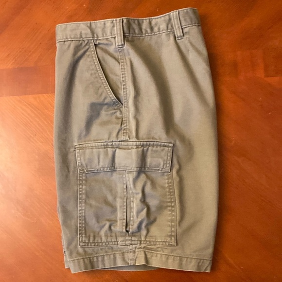 Eddie Bauer Cargo Shorts Army Green Sz 40 - Picture 5 of 12